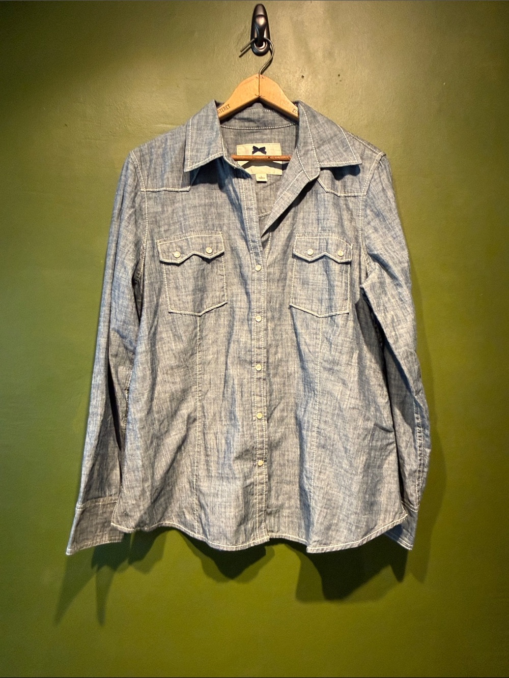 Vintage Banana Republic Western Style Light Chambray Button-Up Shirt - Blue